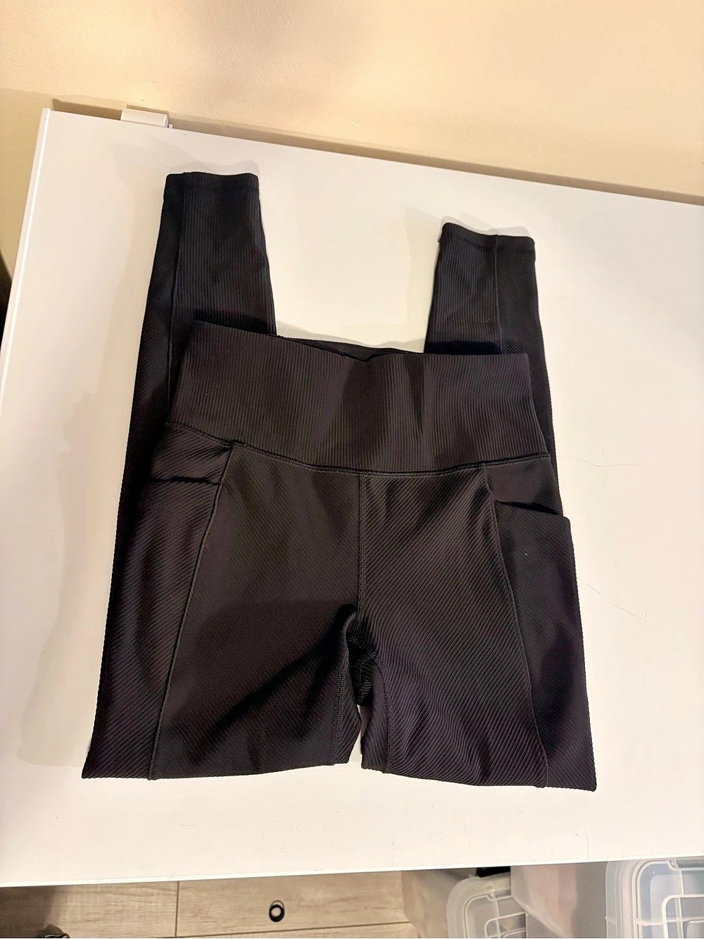Athleta Salutation Stash Rib Mix Tight Black Small EUC
